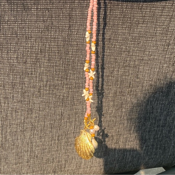 Natural Shell Gilded in Gold Leaf with a Starfish-Freshwater Pearl Boho Necklace - Picture 3 of 8